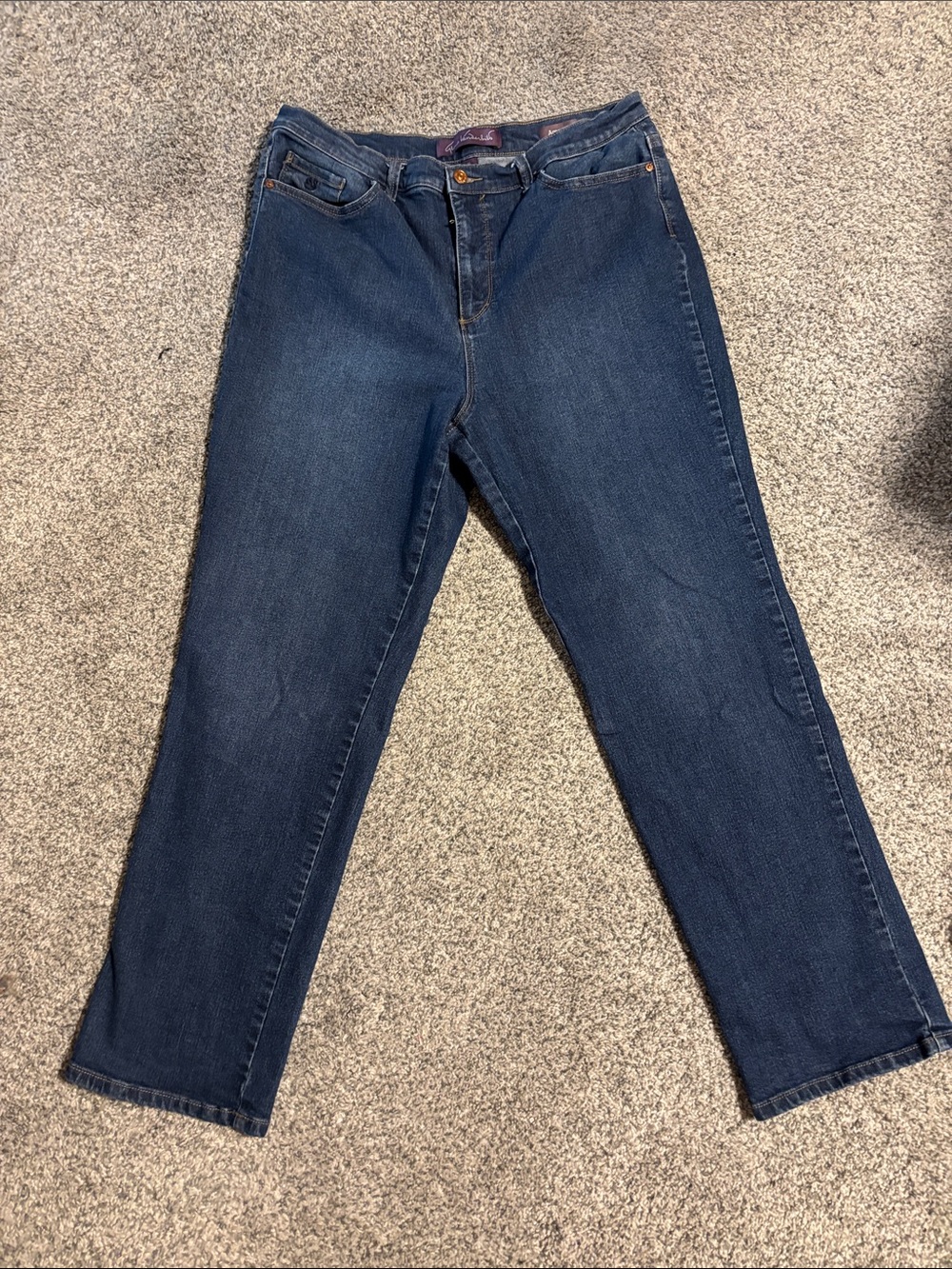 Women’s Gloria Vanderbilt Jeans Size 16
